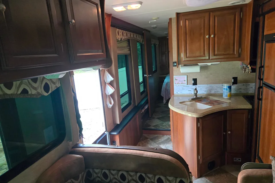 Space Coachmen Leprechaun