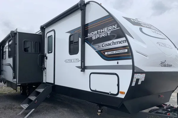 Quinn's Coachmen Northern Spirit 3379BH Travel Trailer