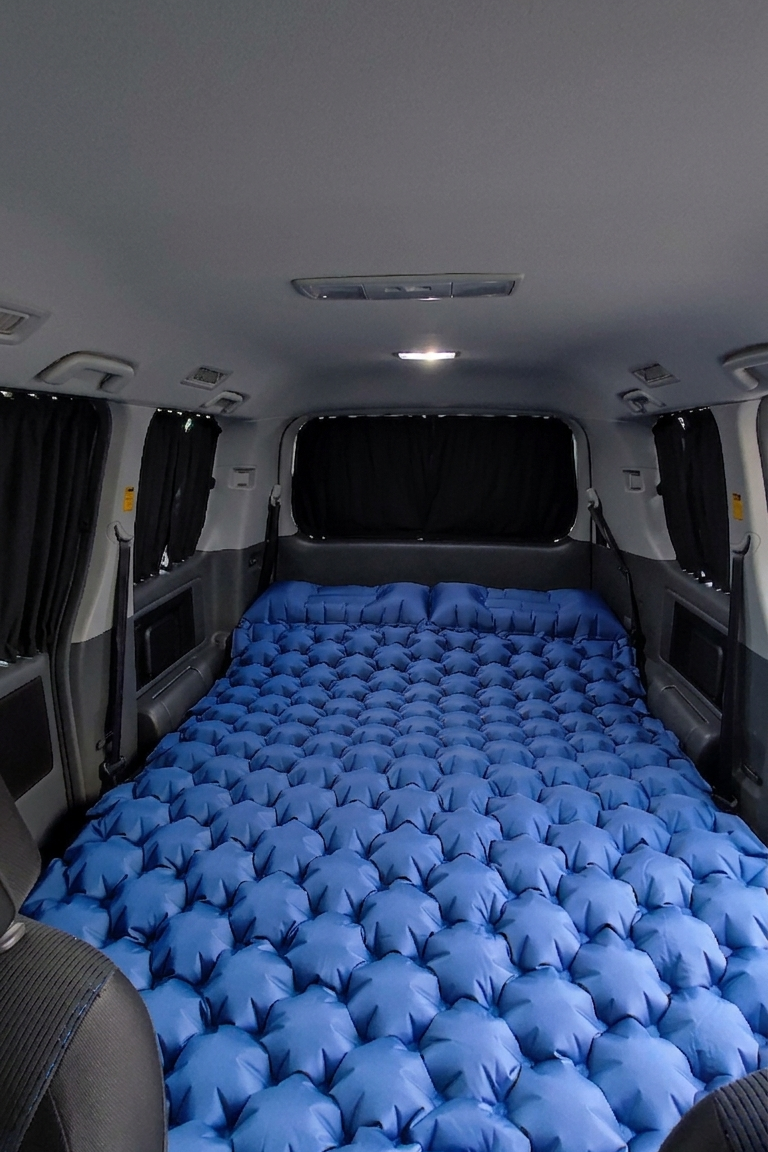 Toyota Voxy Camper (8 seats/2 sleeps)Park Pass+Airport pickup+(US/Canada)