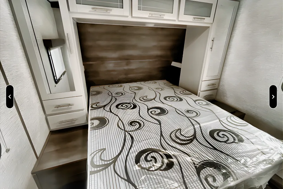 Keystone Bullet Ultra Lite 250BHS: Sleeps 6-8
