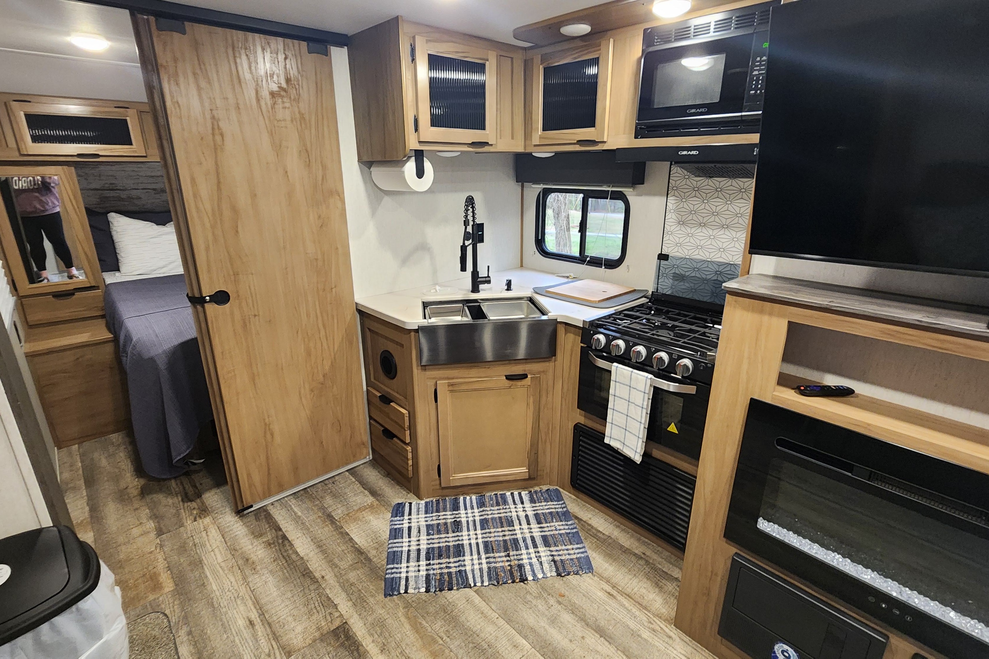 Roameo - The perfect couples camper