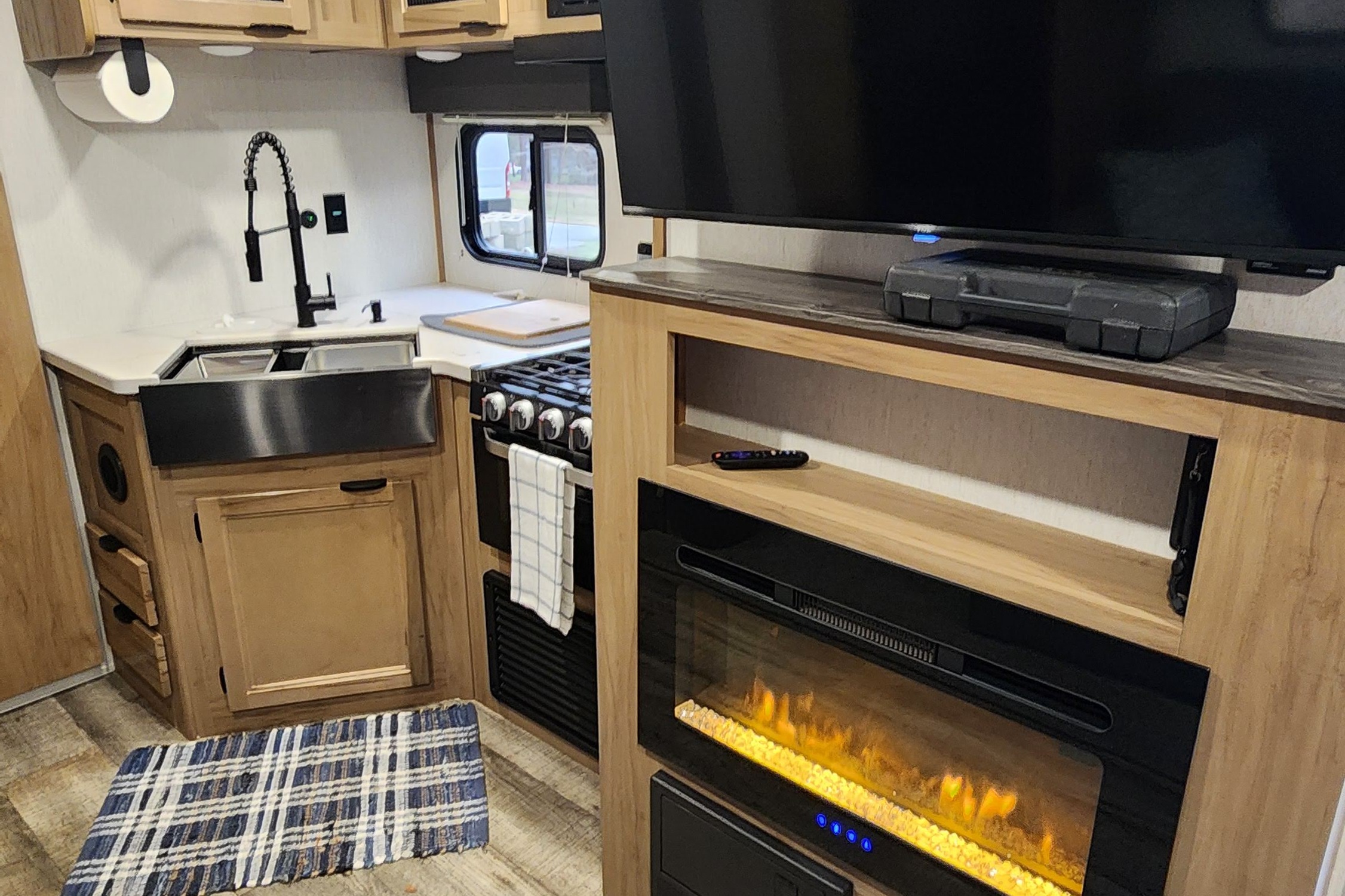 Roameo - The perfect couples camper