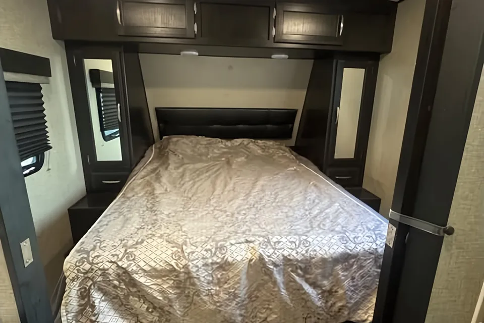 Grand Design Imagine 3170BH Travel Trailer