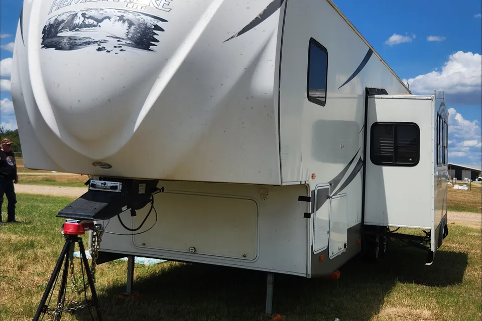 Fully stocked 2 bedroom 5th wheel