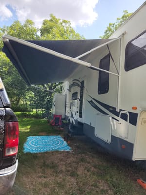 Fully stocked 2 bedroom 5th wheel