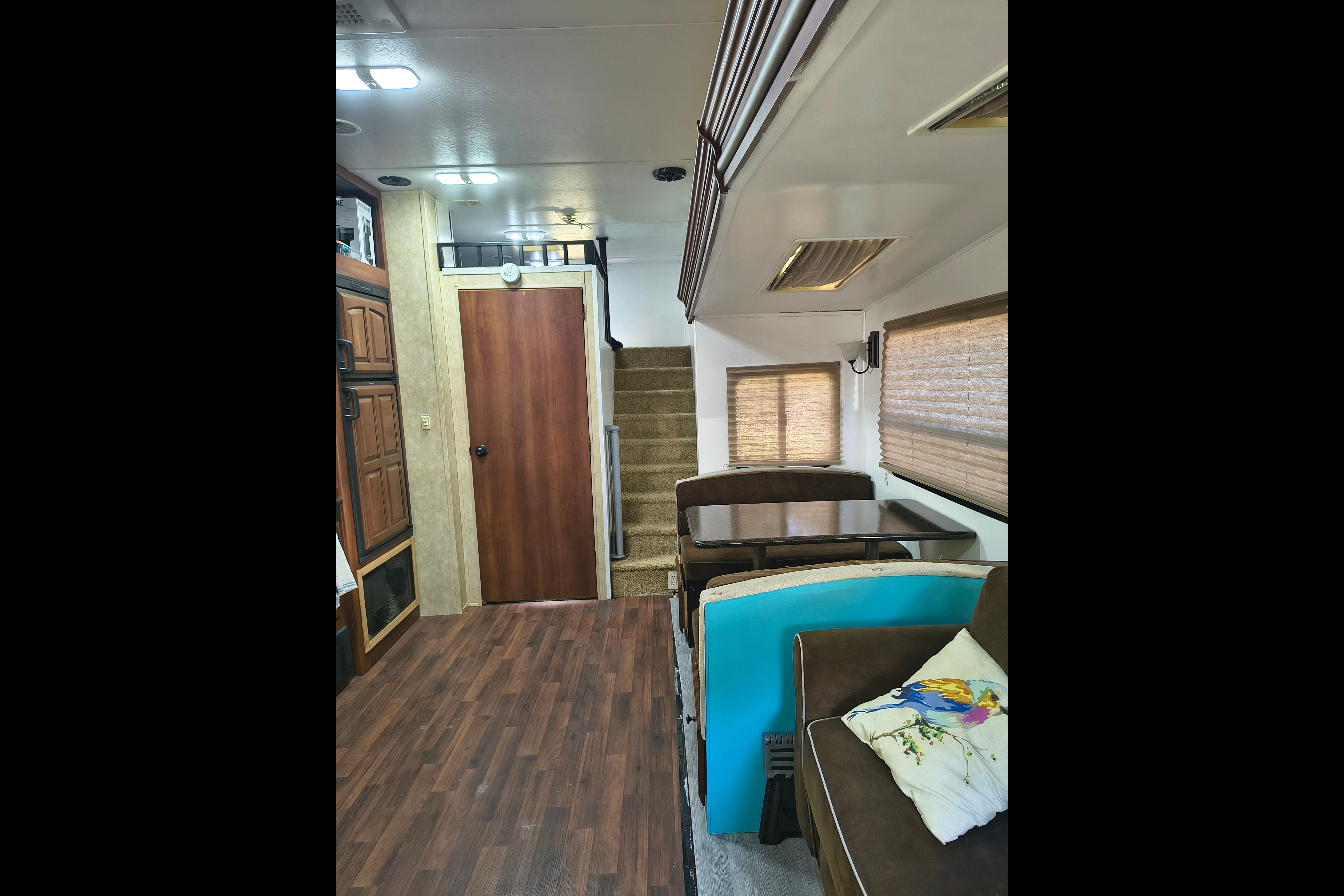 Fully stocked 2 bedroom 5th wheel