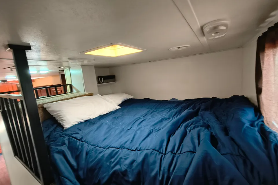 Fully stocked 2 bedroom 5th wheel