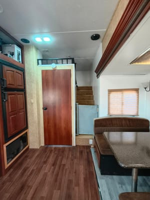 Fully stocked 2 bedroom 5th wheel