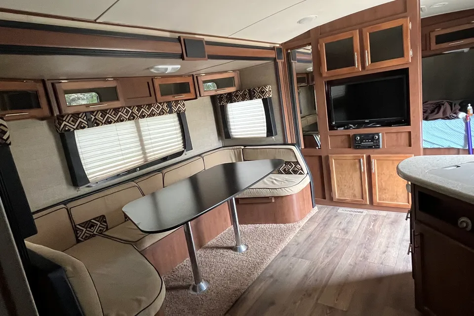 Dutchmen Aerolite Travel Trailer w/ King Bed