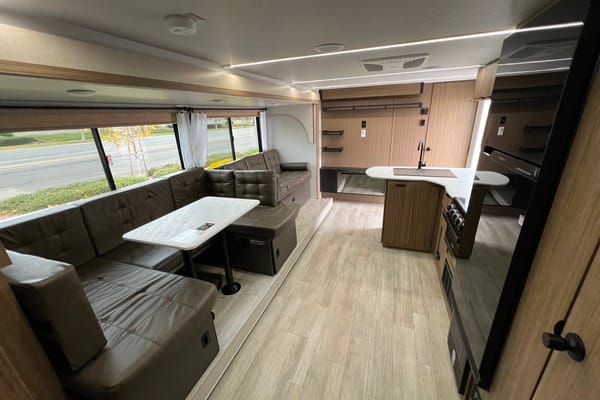 Getaway Adventure Rentals 263BHXL Travel Trailer