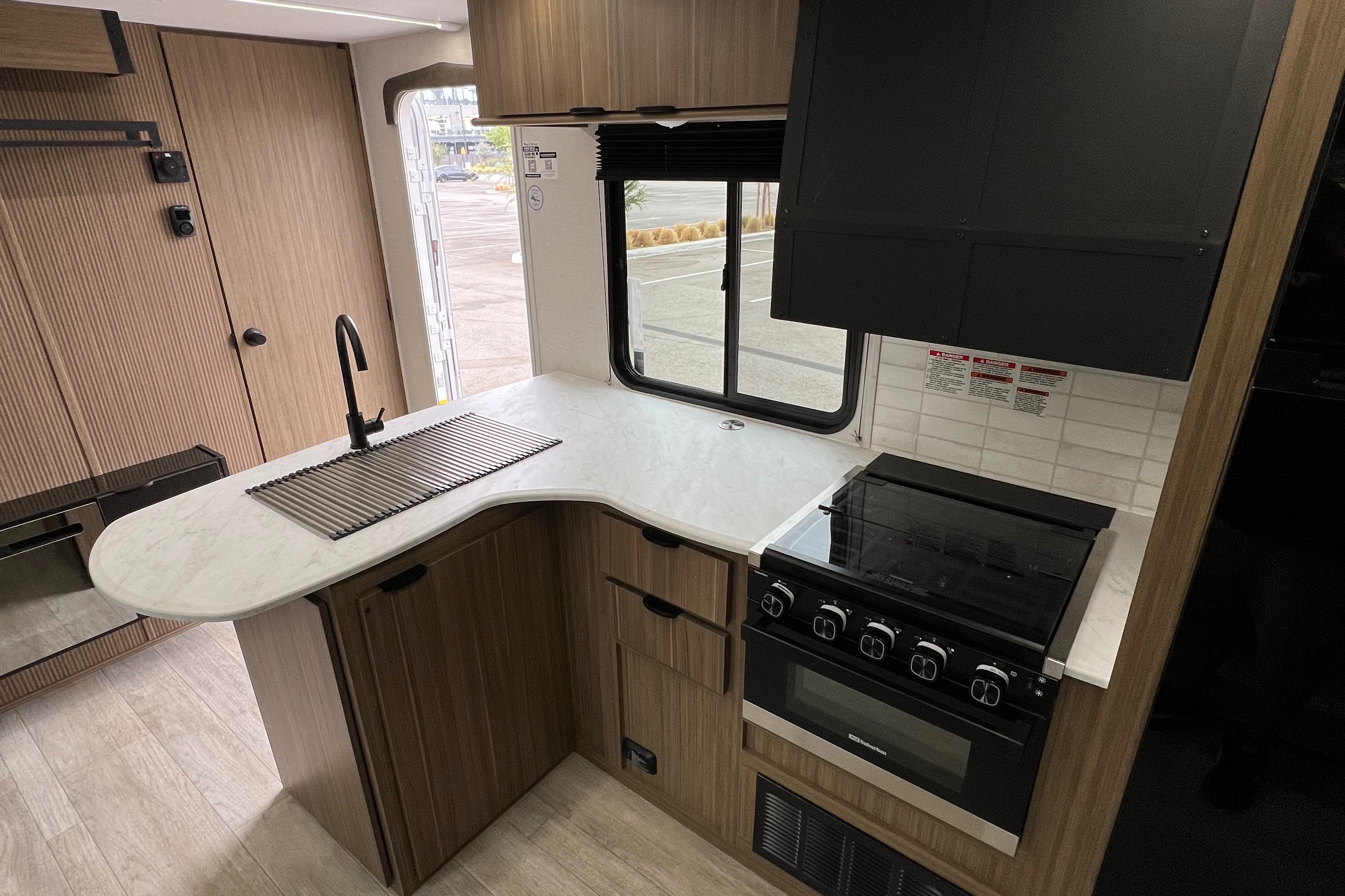 Getaway Adventure Rentals 263BHXL Travel Trailer