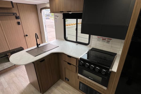 Getaway Adventure Rentals 263BHXL Travel Trailer