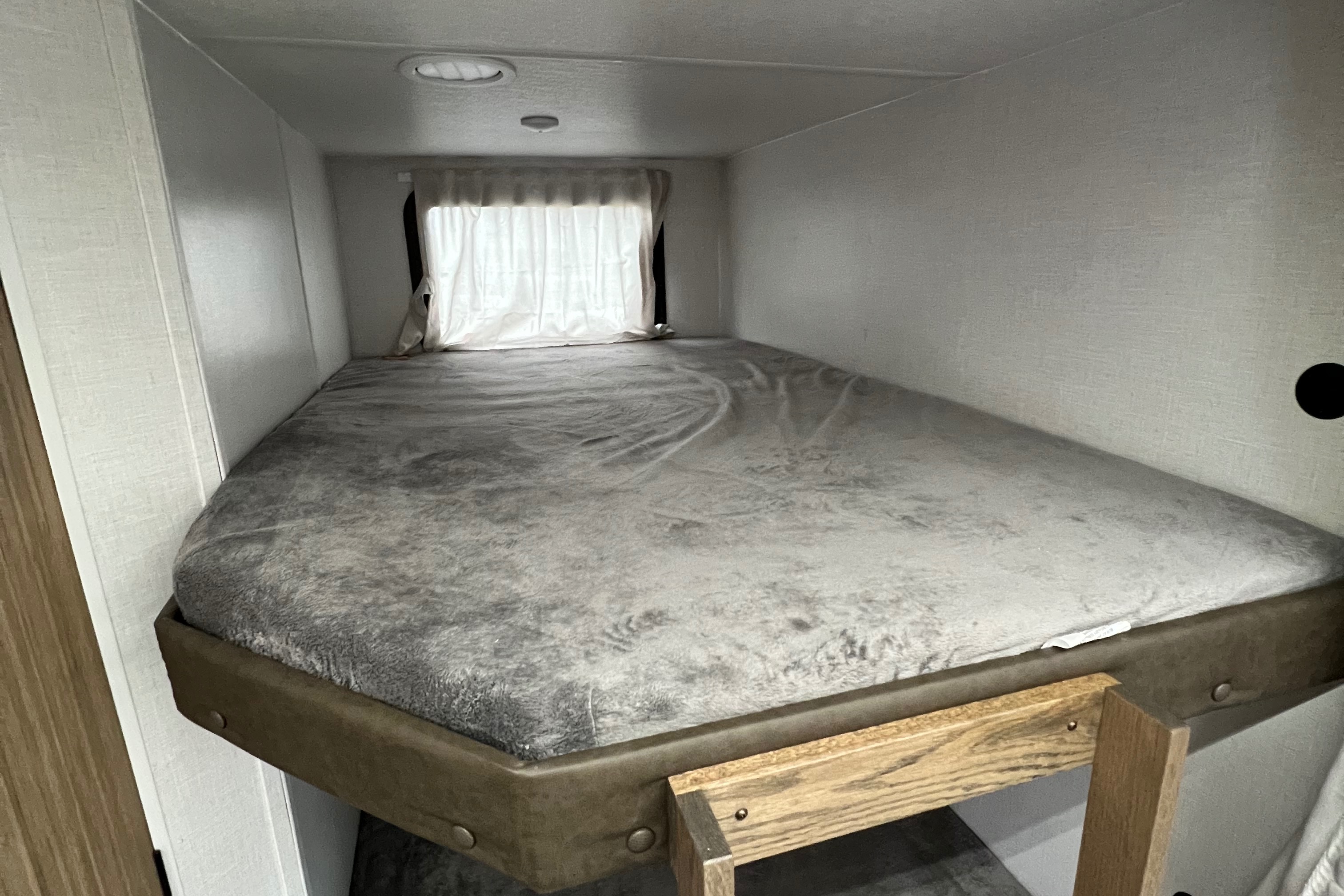 Getaway Adventure Rentals 263BHXL Travel Trailer