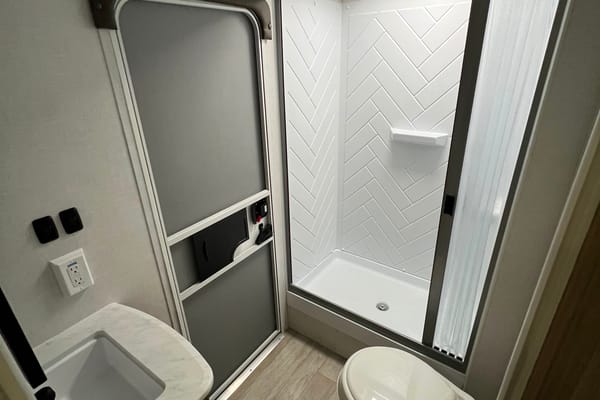 Getaway Adventure Rentals 263BHXL Travel Trailer
