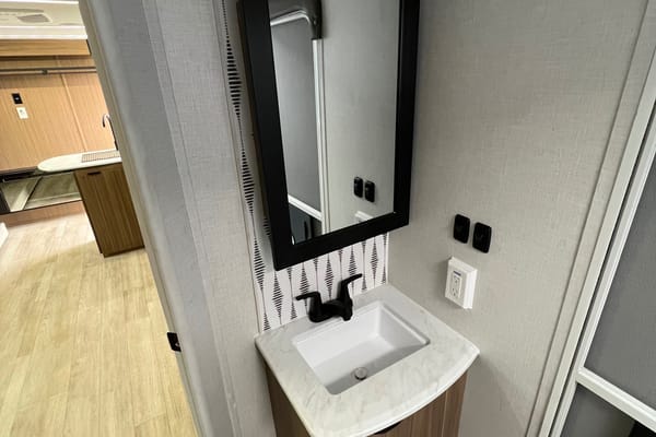 Getaway Adventure Rentals 263BHXL Travel Trailer
