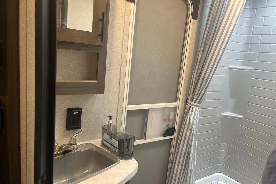 Jade’s Travel Trailer Shasta