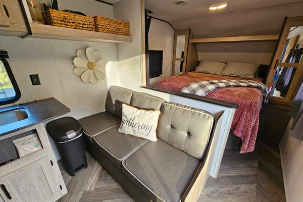 "FALL PROWLER" - SLEEPS 6 Bunks!