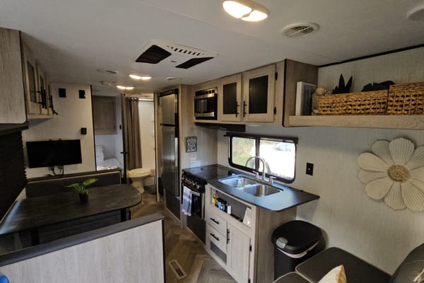"FALL PROWLER" - SLEEPS 6 Bunks!