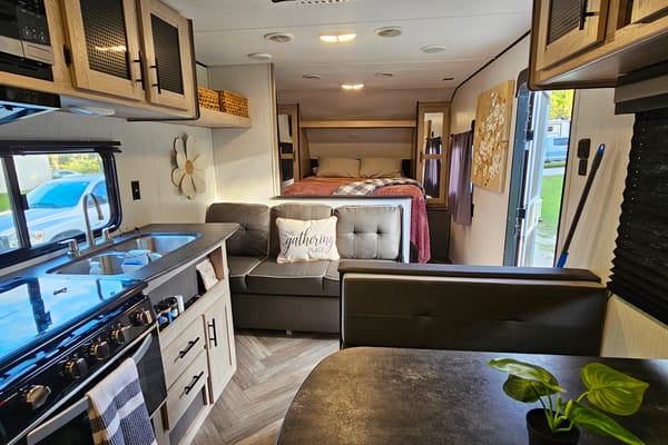 "FALL PROWLER" - SLEEPS 6 Bunks!