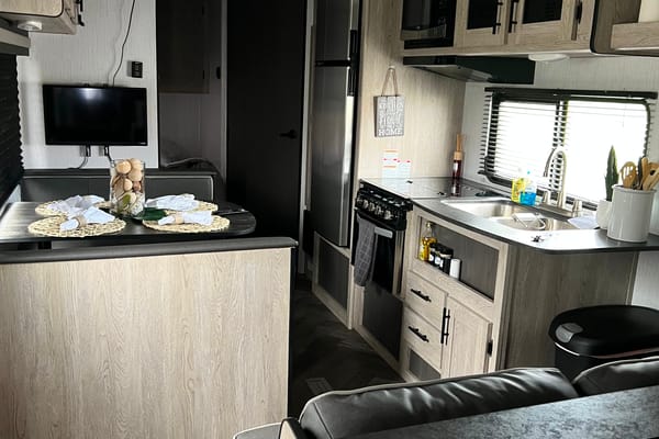 "FALL PROWLER" - SLEEPS 6 Bunks!