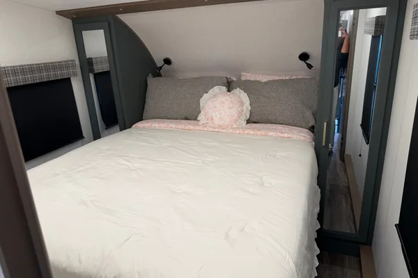 Luxury RV Experience Delivered to You | Sleeps 8