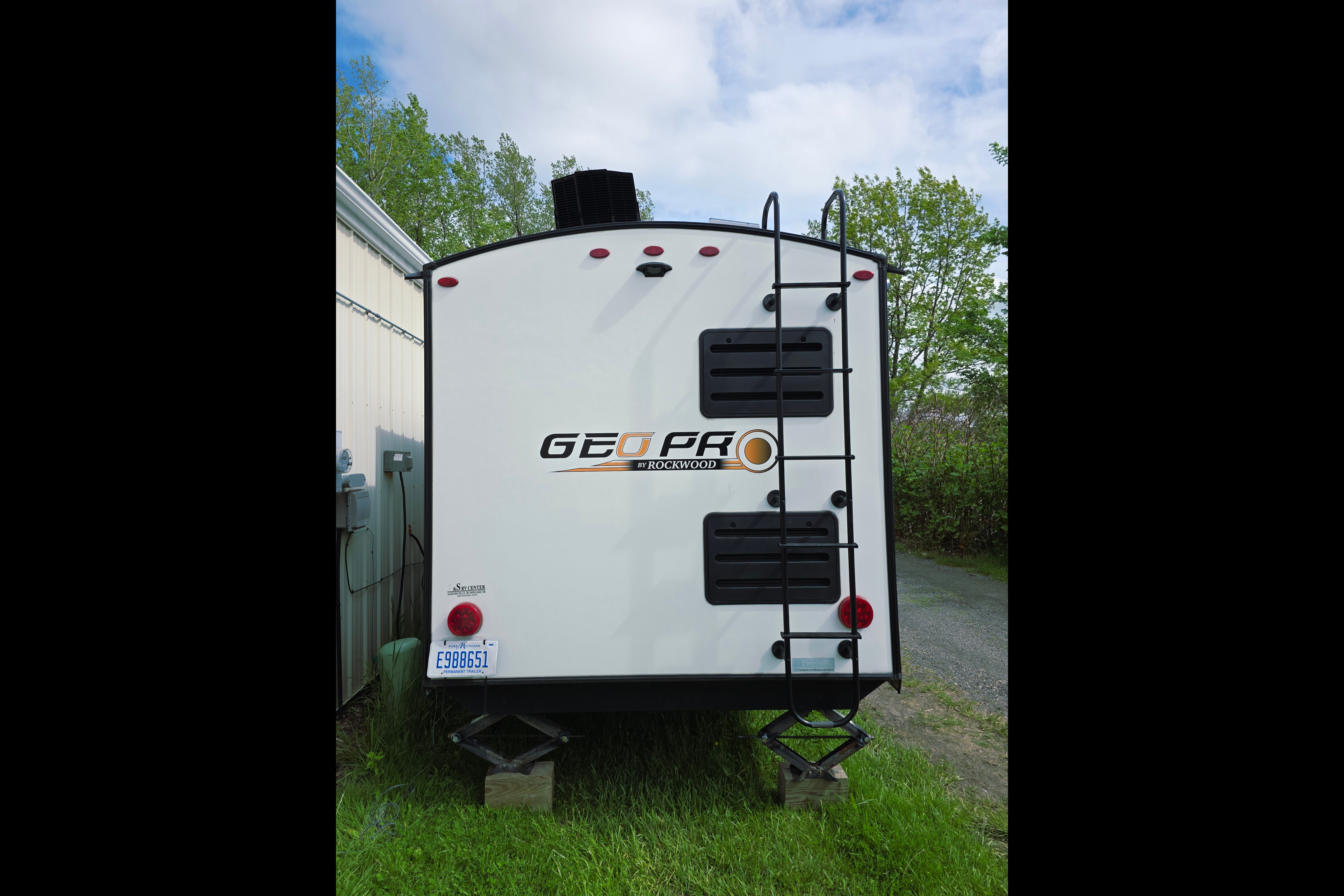 The Gem Rockwood Geo Pro Travel Trailer