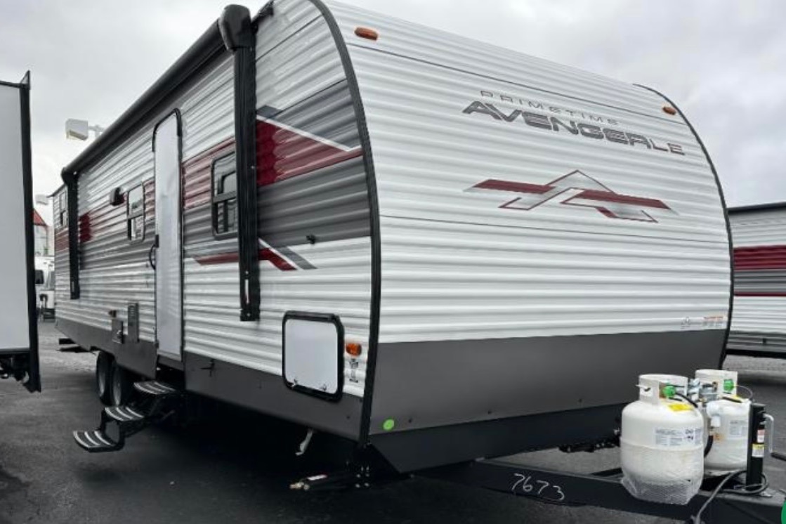 Richard's Prime Time Avenger LE 28QBSLE Travel Trailer