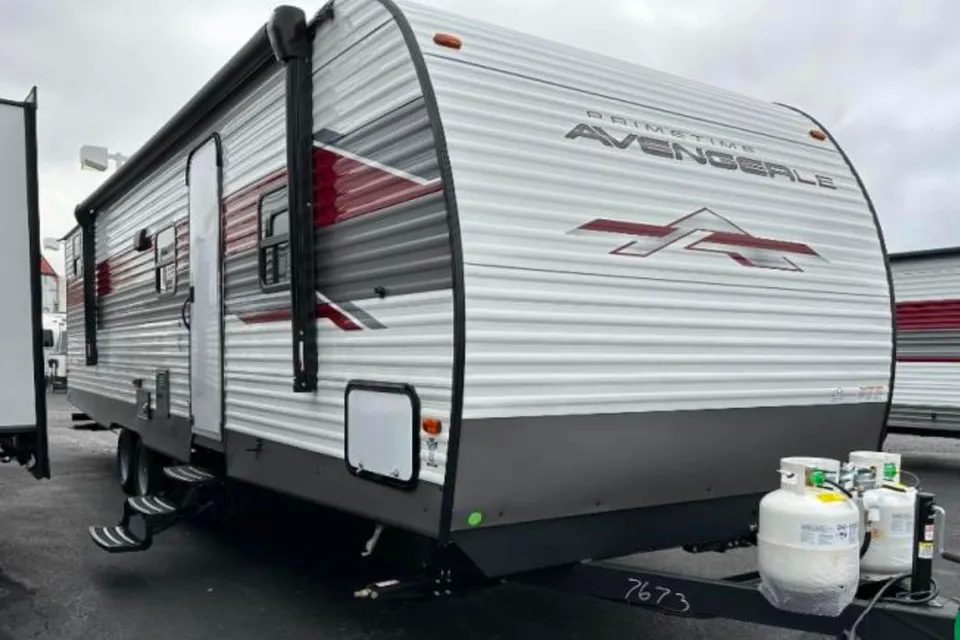 Richard's Prime Time Avenger LE 28QBSLE Travel Trailer