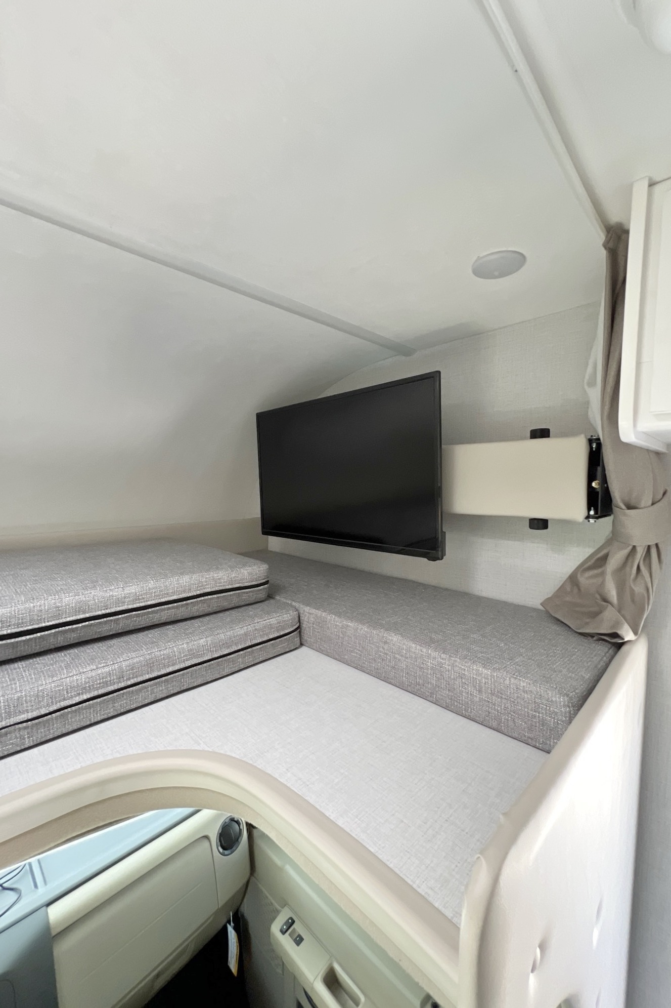 Vacation-Ready New 2026 RV, Sleeps 6 + Free Resort Stay Option