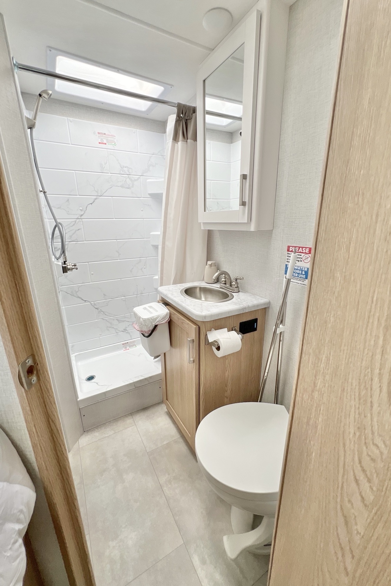 Vacation-Ready New 2026 RV, Sleeps 6 + Free Resort Stay Option