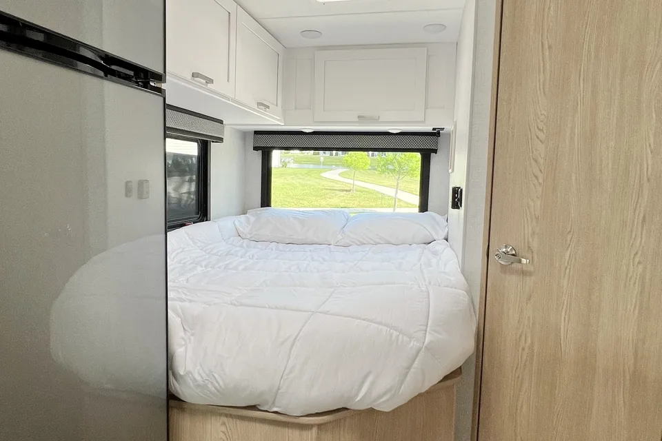 Vacation-Ready New 2026 RV, Sleeps 6 + Free Resort Stay Option
