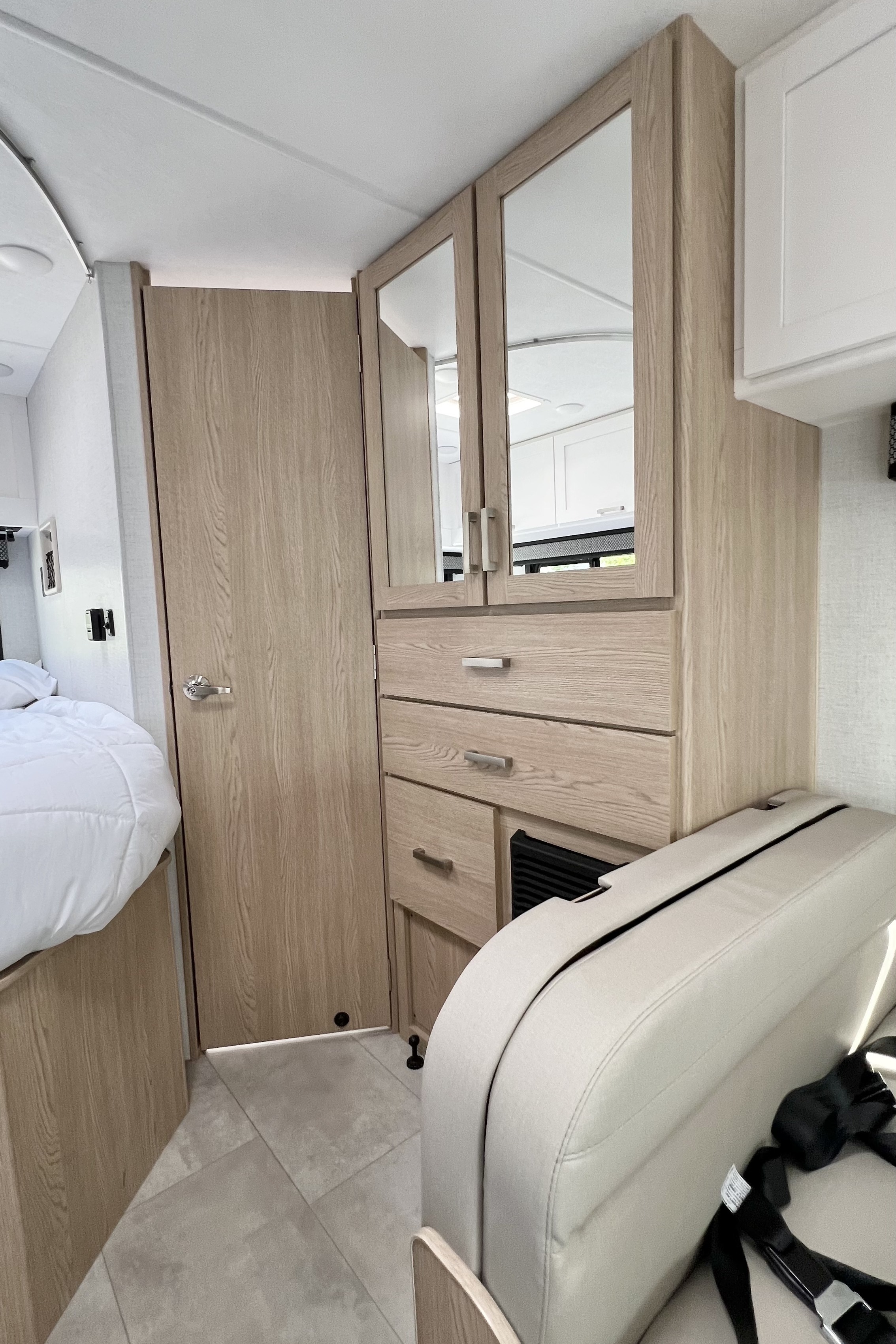 Vacation-Ready New 2026 RV, Sleeps 6 + Free Resort Stay Option