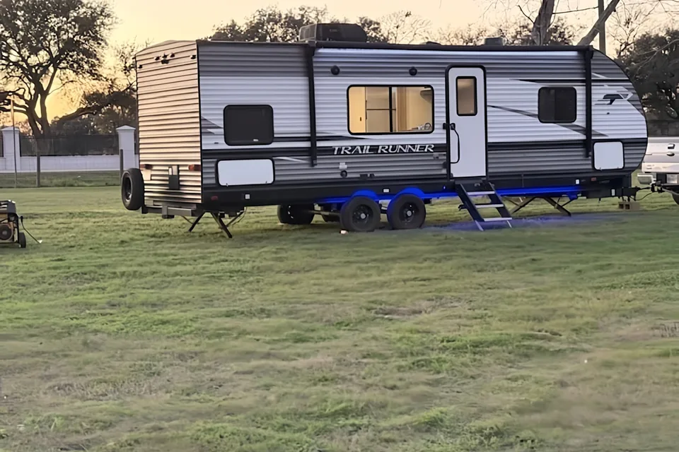 Family bunkhouse RV Sleeps 8