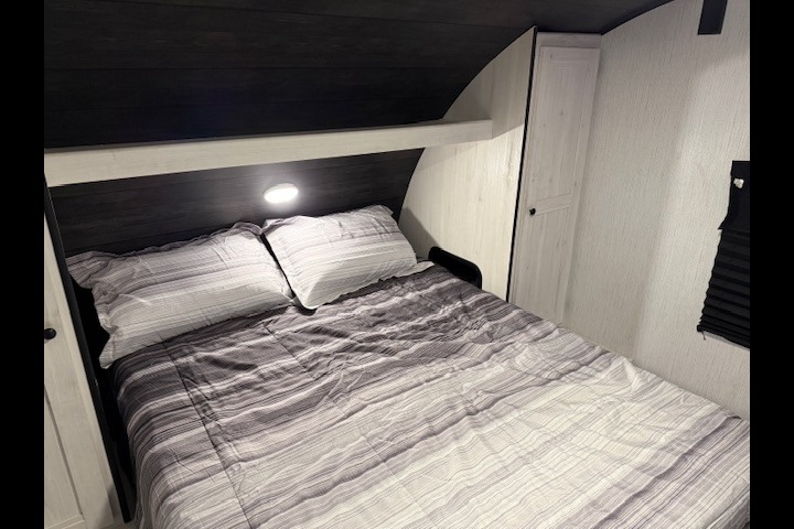 Family bunkhouse RV Sleeps 8