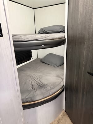 Family bunkhouse RV Sleeps 8