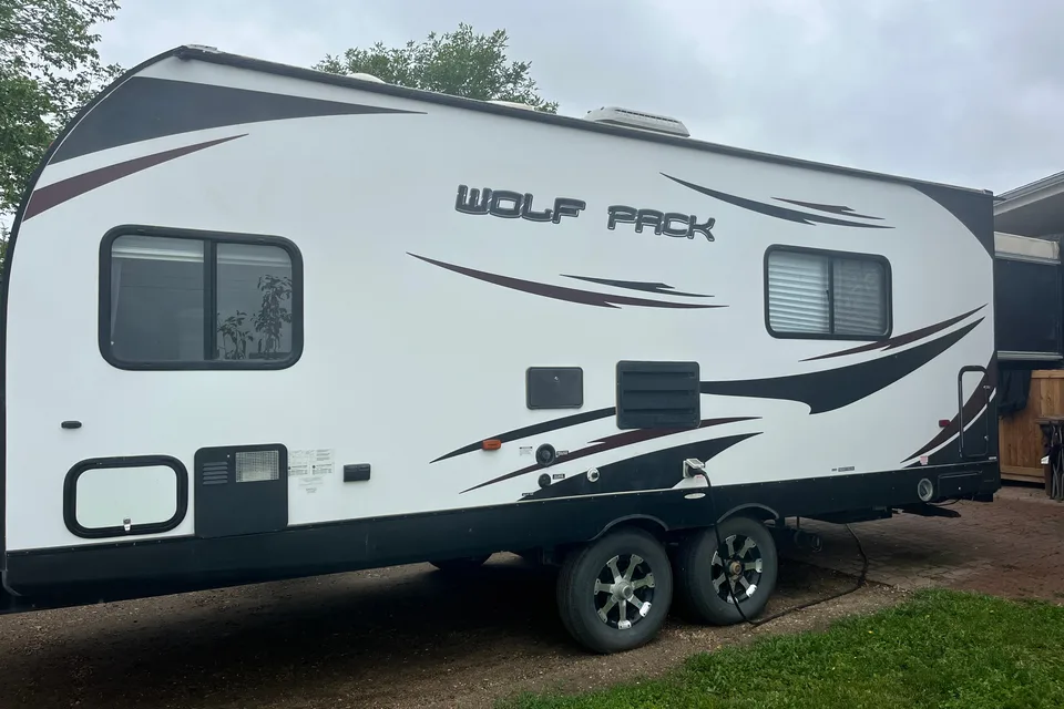 Ashley's Wolf Pack Toy Hauler