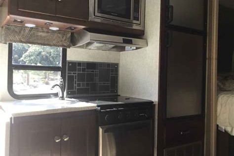 Winnebago-Superior Ride-Deluxe Living-Family Fun
