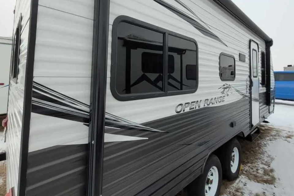 Perfect couples or small family trailer.
