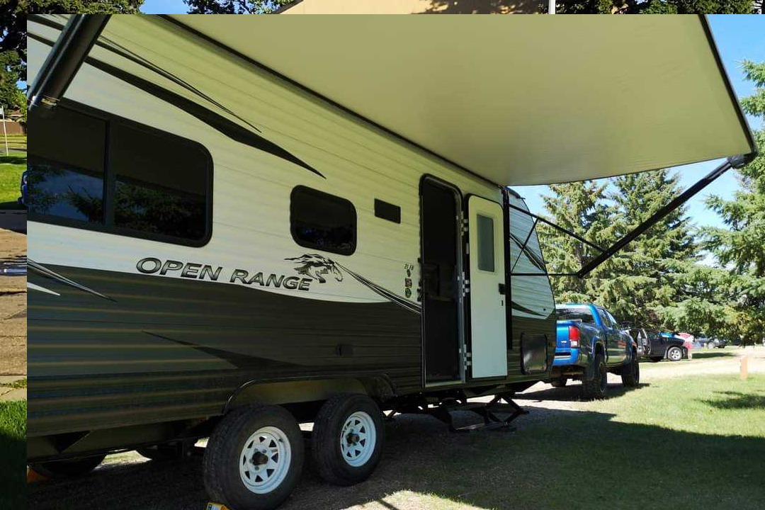 Perfect couples or small family trailer.