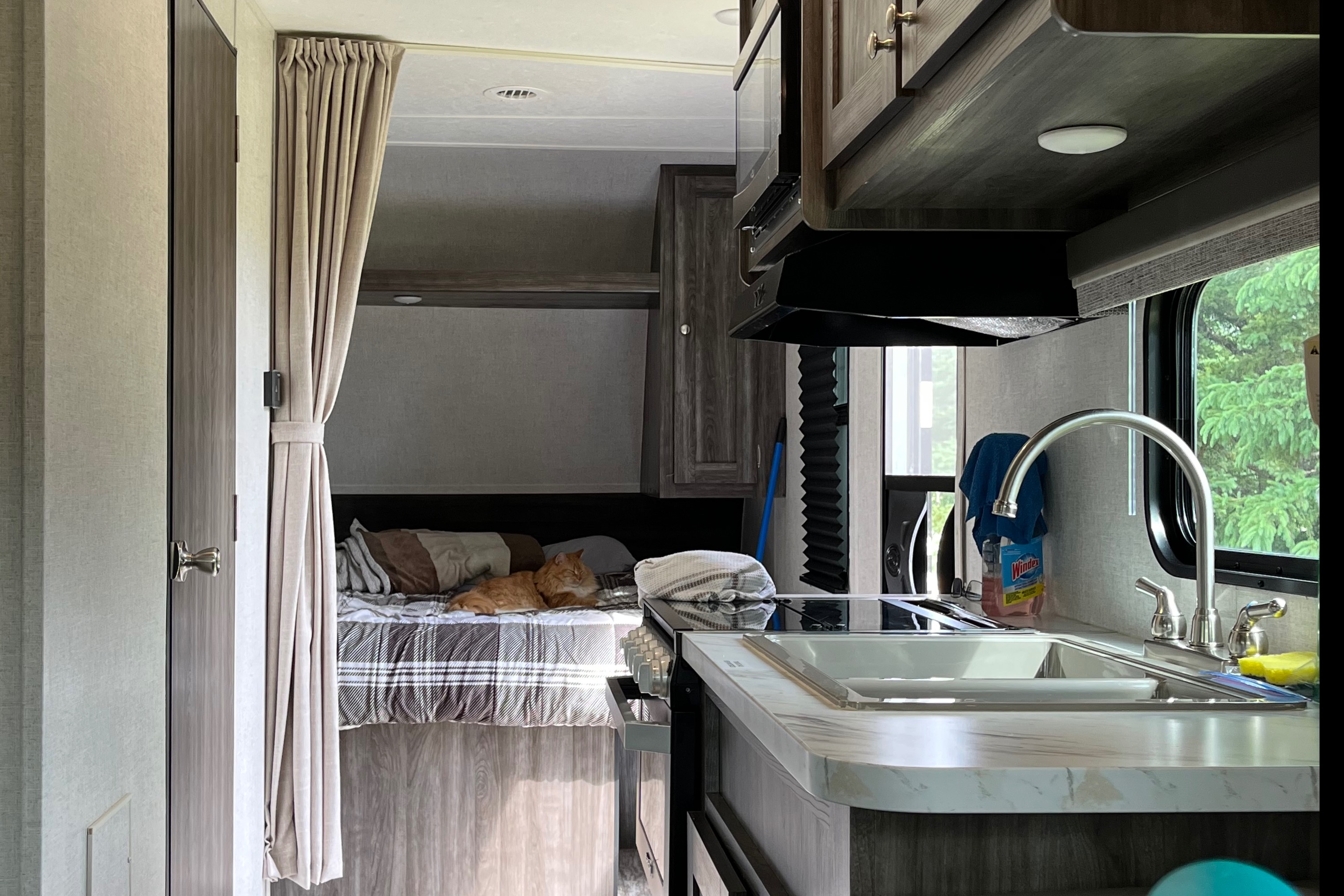 Perfect couples or small family trailer.