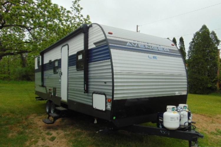 Carey Crew’s Prime Time Avenger 26DBS LE Travel Trailer