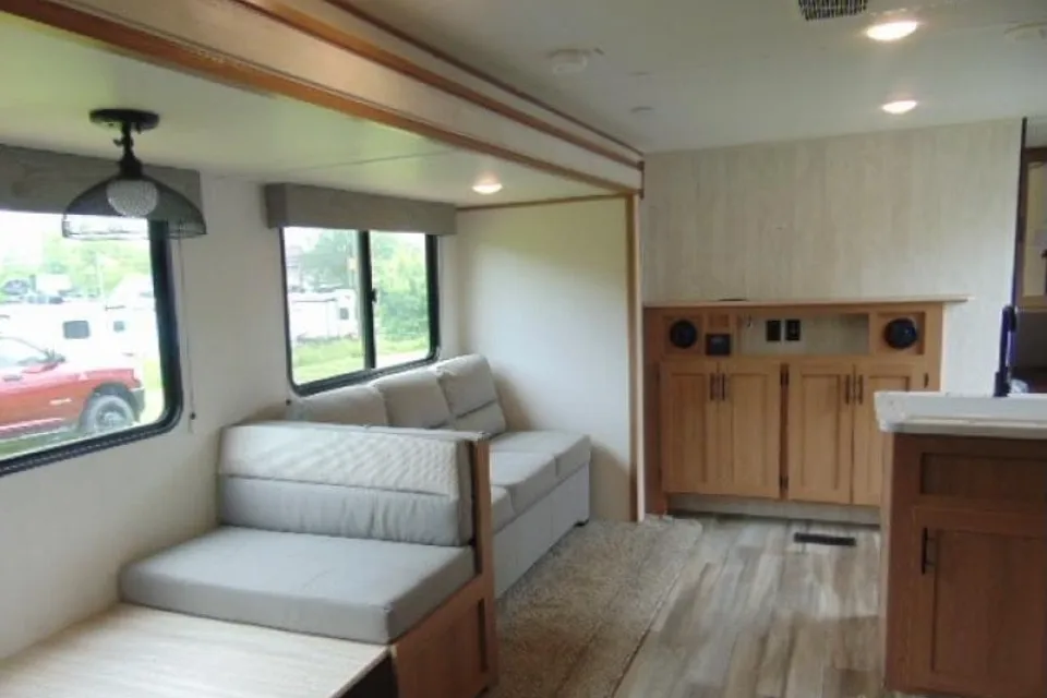 Carey Crew’s Prime Time Avenger 26DBS LE Travel Trailer