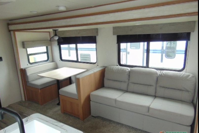 Carey Crew’s Prime Time Avenger 26DBS LE Travel Trailer