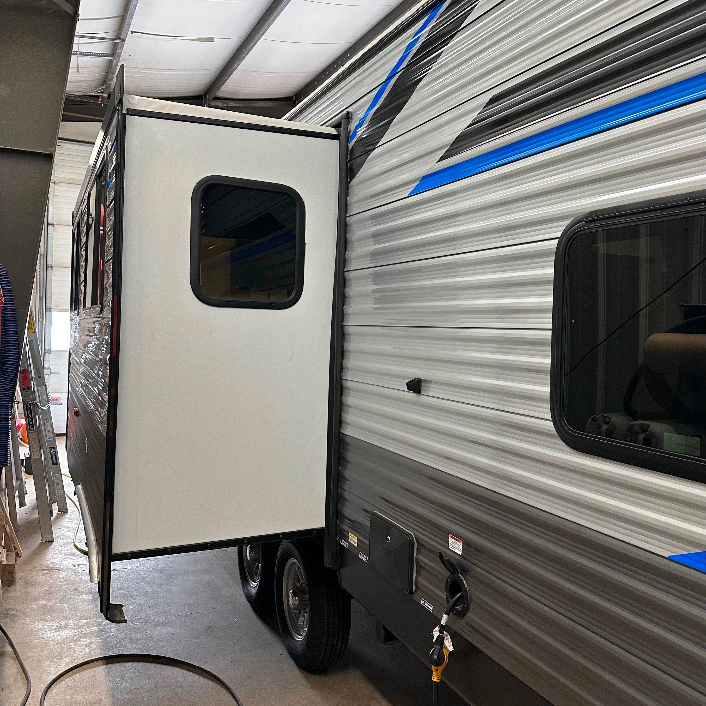 Coachmen Catalina trailer camping in style 