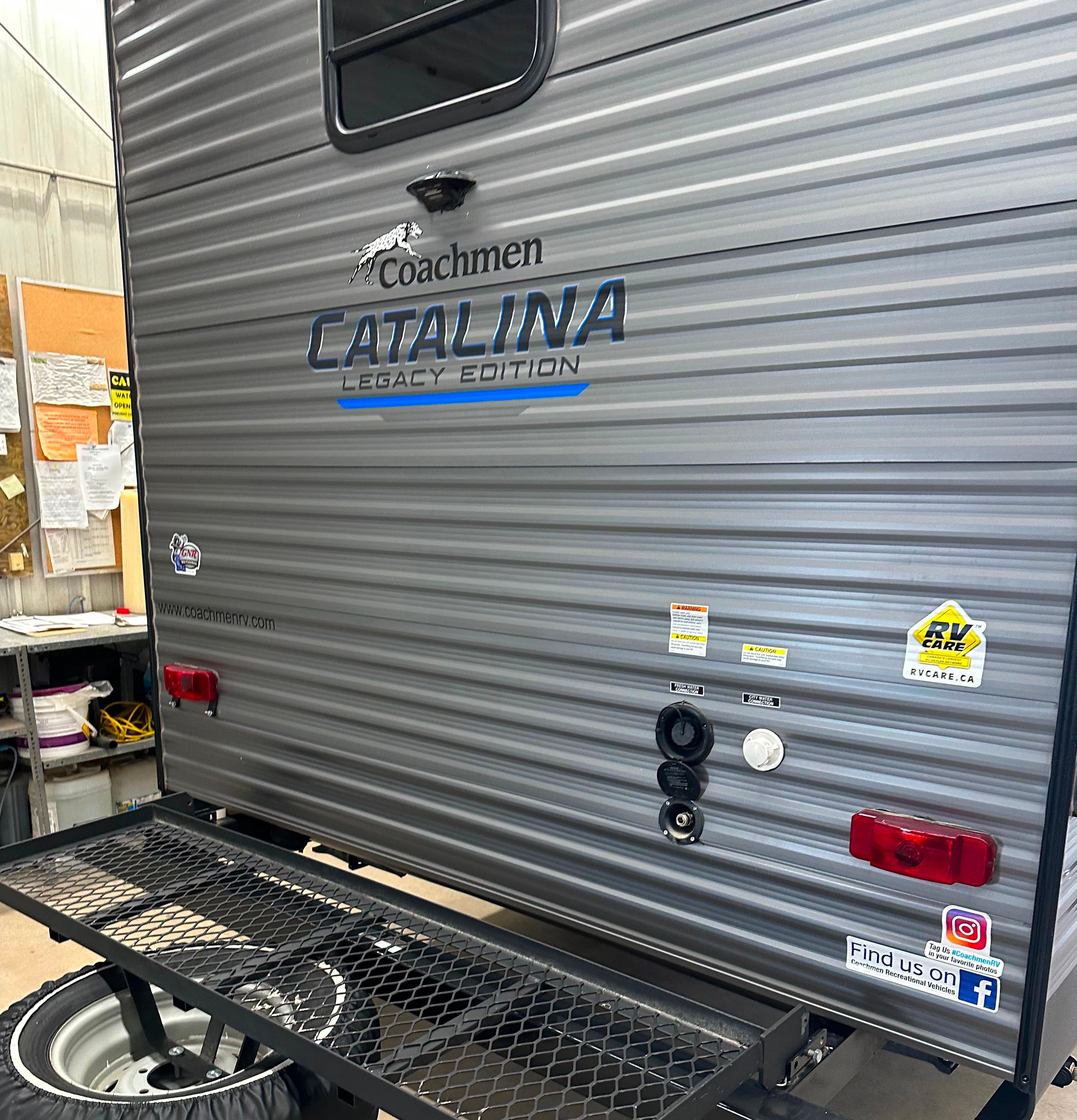 Coachmen Catalina trailer camping in style 