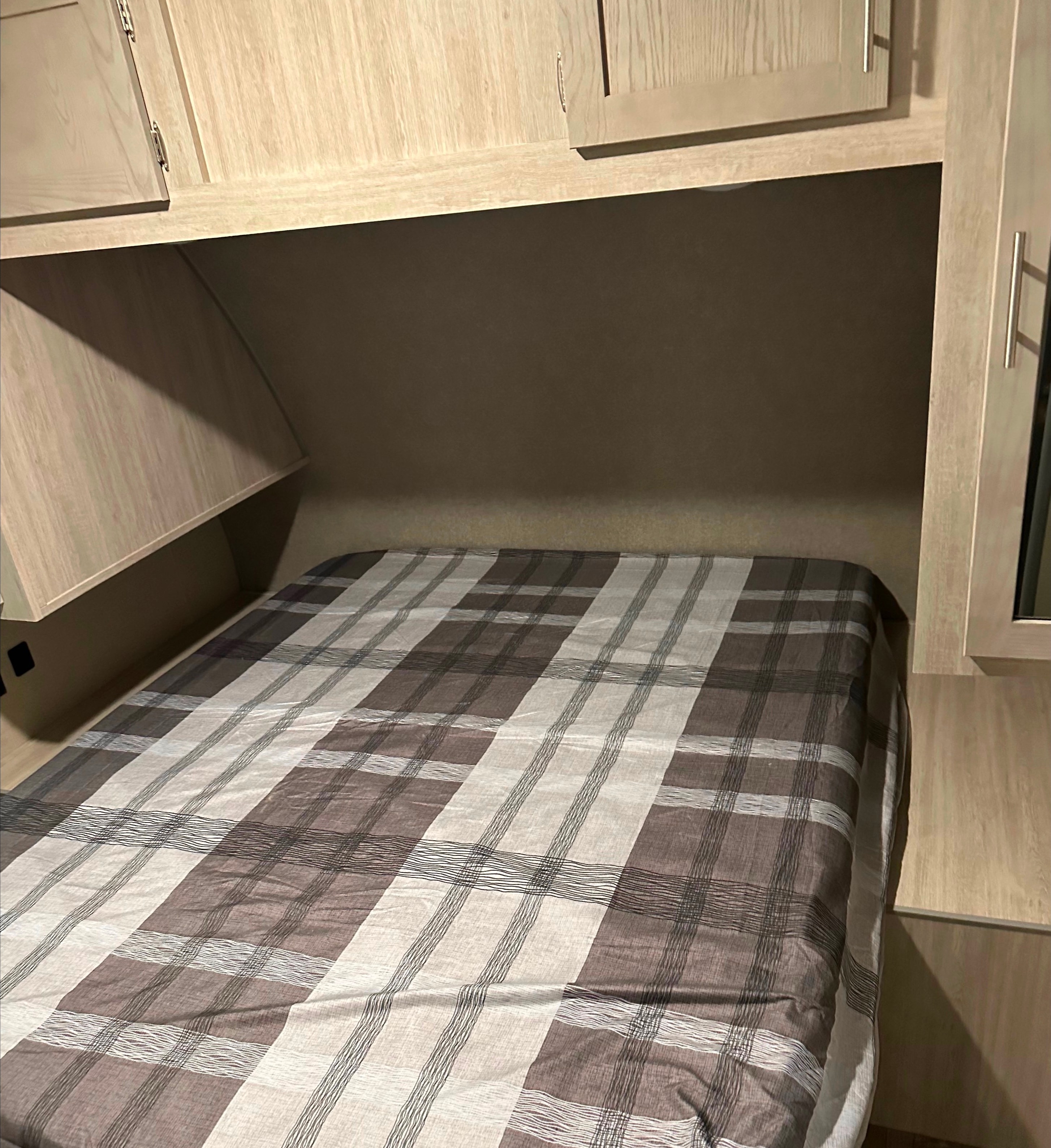 Coachmen Catalina trailer camping in style 