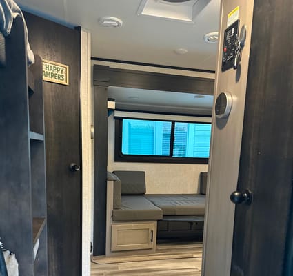 Alcantar Jayco Jayfeather Travel Trailer