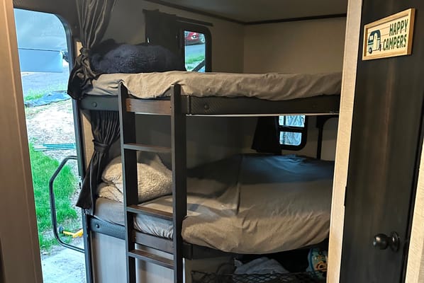Alcantar Jayco Jayfeather Travel Trailer