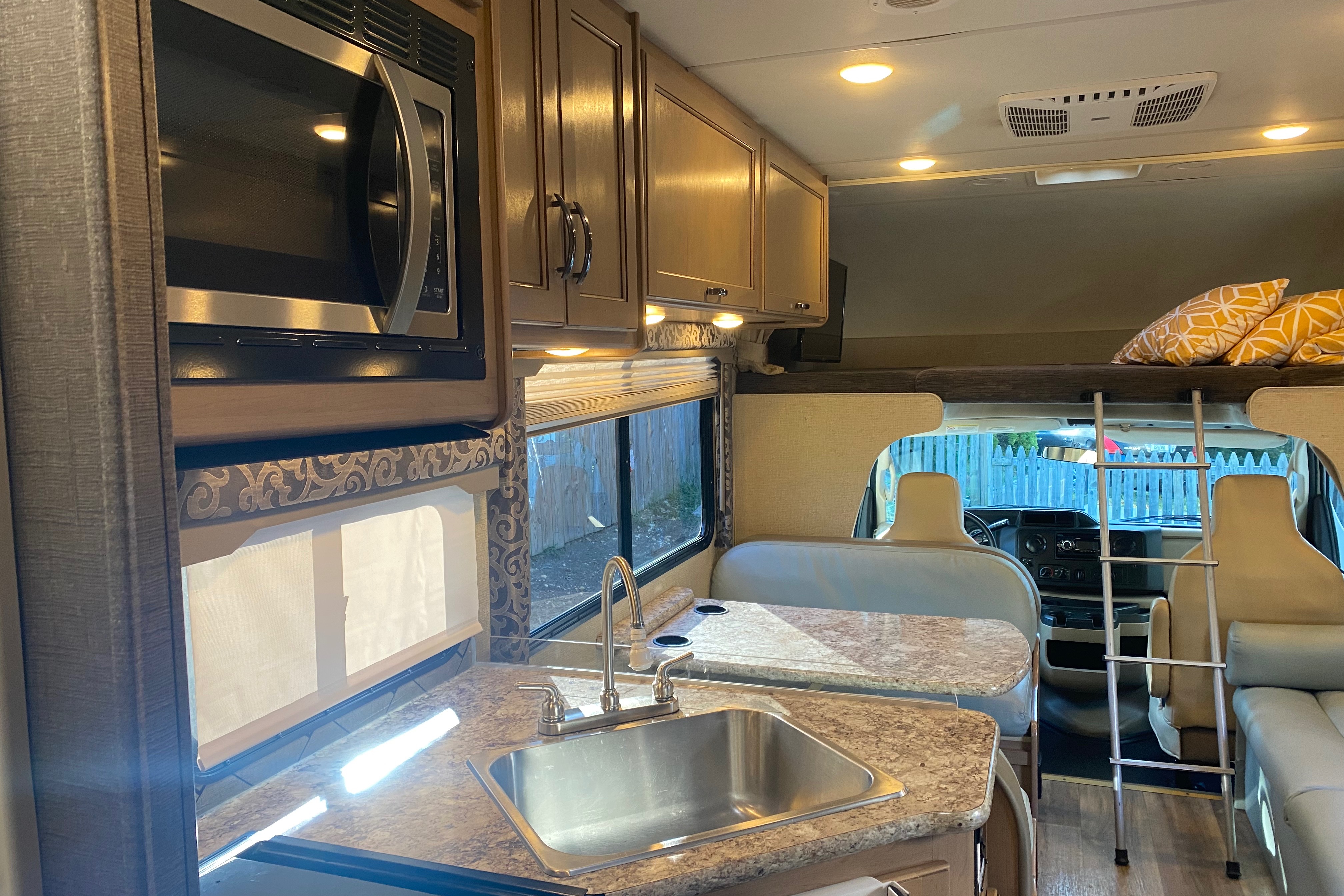 Four Wind Class C RV! Unlimited Miles!