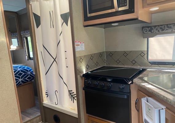 Four Wind Class C RV! Unlimited Miles!